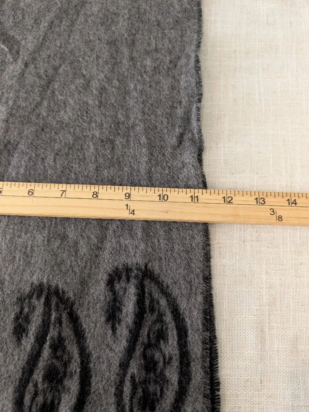 Bloomingdale's Sutton Studios 100% Cashmere Scarf